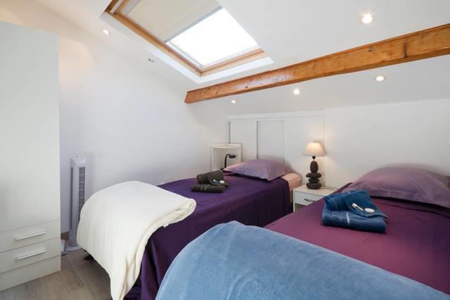 Duplex Bas Suquet Vieux Port Apartment Cannes Bilik gambar